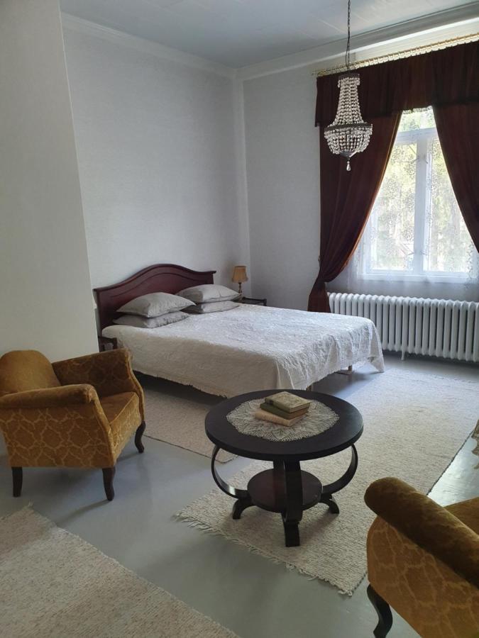 Neitsytniemen Kartanohotelli Virasoja Exterior foto
